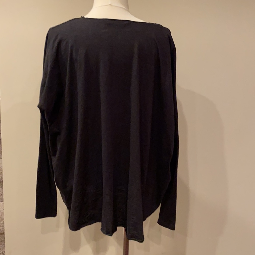 TNF lightweight pullover - Picture 2 of 5